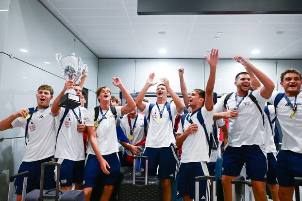 Zagreb: Dolazak prvaka Europe, Hrvatske U20 vaterpolske reprezentacije na aerodrom Pleso