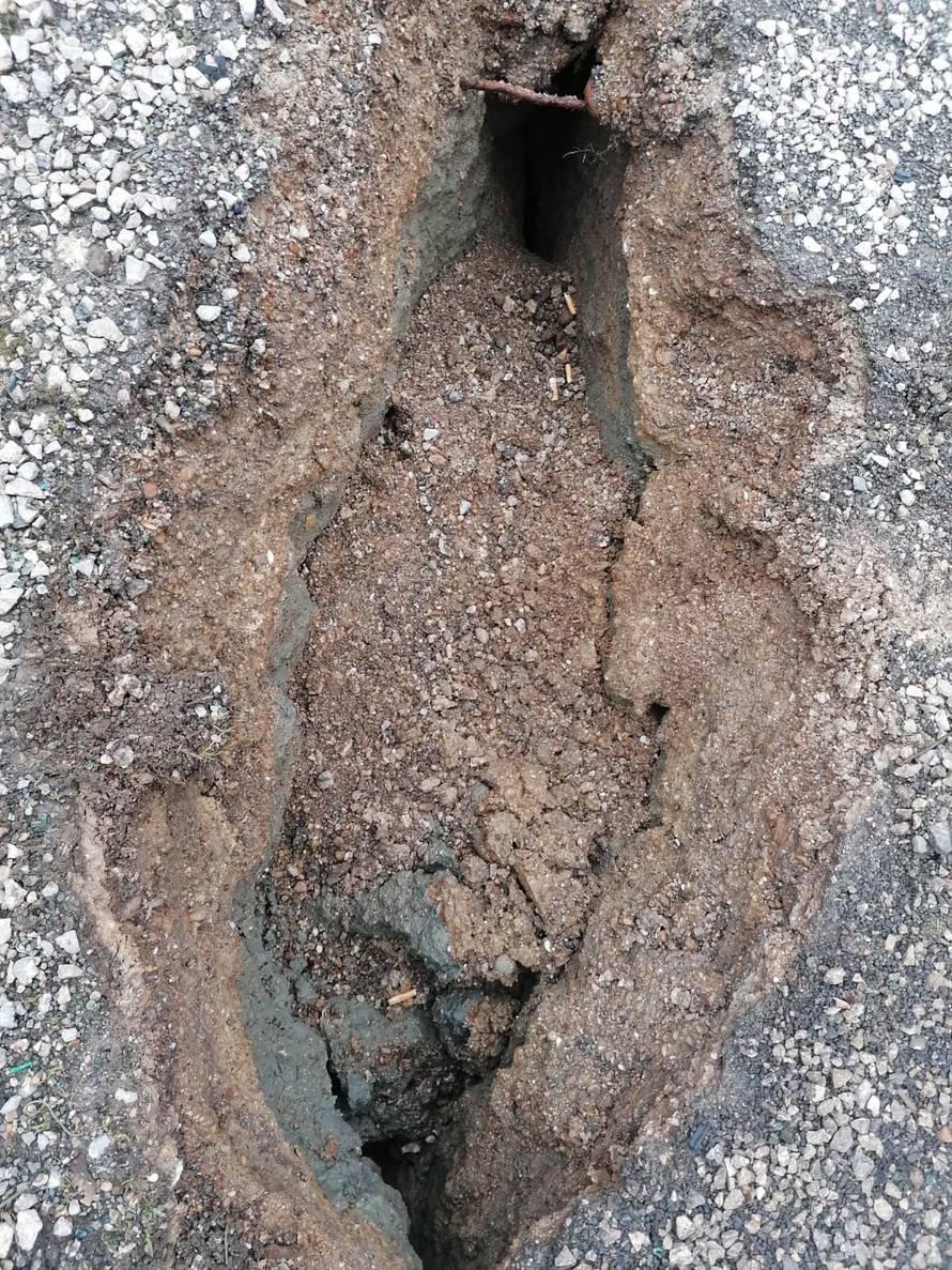 'Topla voda je šikljala 2 metra u zrak! Bili su i geolozi, kažu da se s ovako nečim nisu susreli'