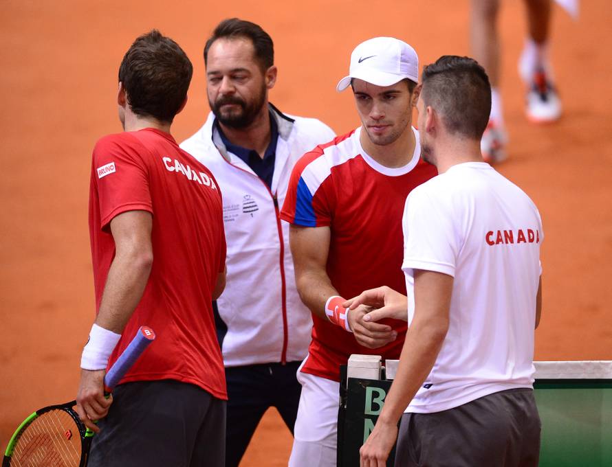 Borna Ćorić okrenuo Pospisila, Hrvatska je osvojila prvi bod...