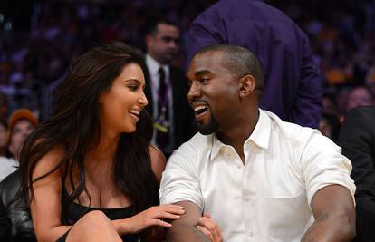 'Utegnula' se za Westa: Kim u kožnoj haljini gledala utakmicu