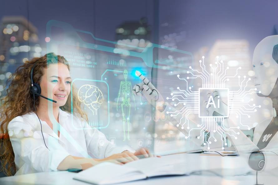 Young,Friendly,Operator,Woman,Agent,With,Headsets,Working,By,Virsual