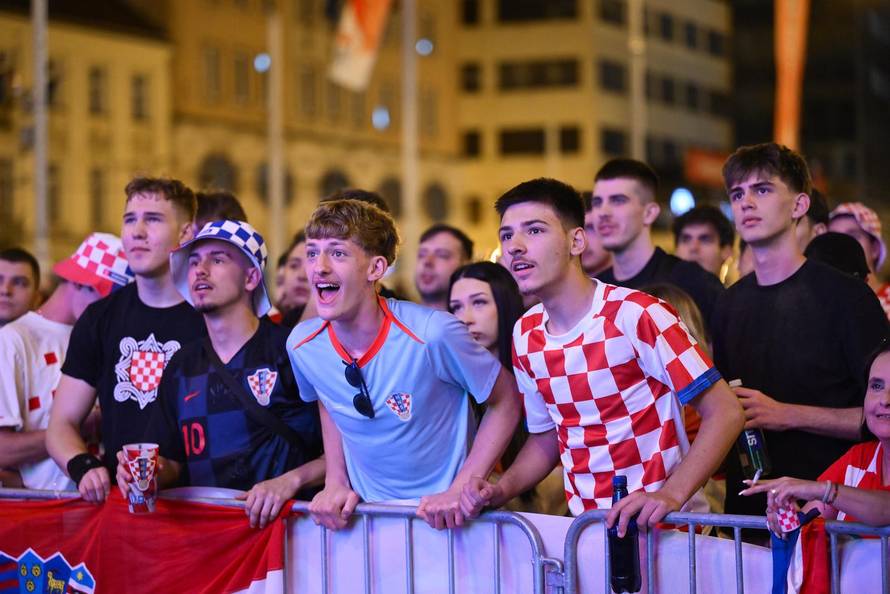 Zagreb: Zajedničko gledanj utakmice na trgu Bana Jelačića 