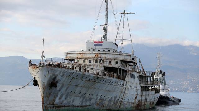 Rijeka: Galeb krenuo prema Kraljevici gdje će biti obnovljen i pretvoren u muzej