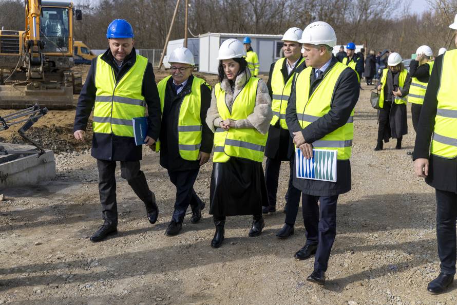 Petrijevci: Ministrica Marija Vučković u obilasku uređaja za pročišćavanje otpadnih voda