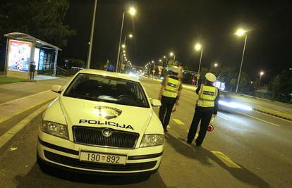 Zagreb: Pijan autom sletio s ceste i zabio se u stablo
