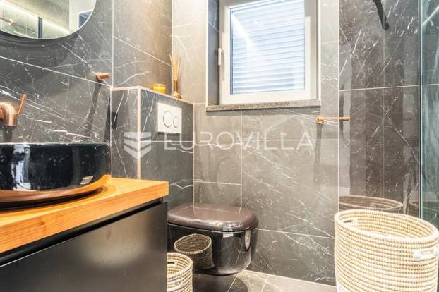 FOTO Vila Duje Ćalete-Cara i dalje na prodaju. Pogledajte kako izgleda, pršti od luksuza