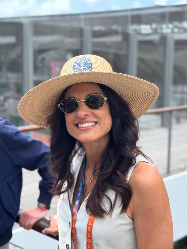 FOTO Slavna tenisačica prkosi godinama. Zavela Trumpa, a sad ljubi 18 godina mlađeg?