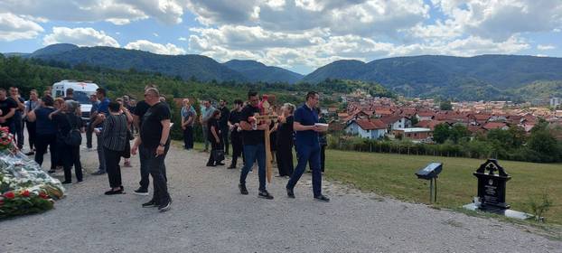 FOTO TUGA U KOTOR VAROŠU Pokopali Draganu (34) koja je poginula u buktinji kod Omiša
