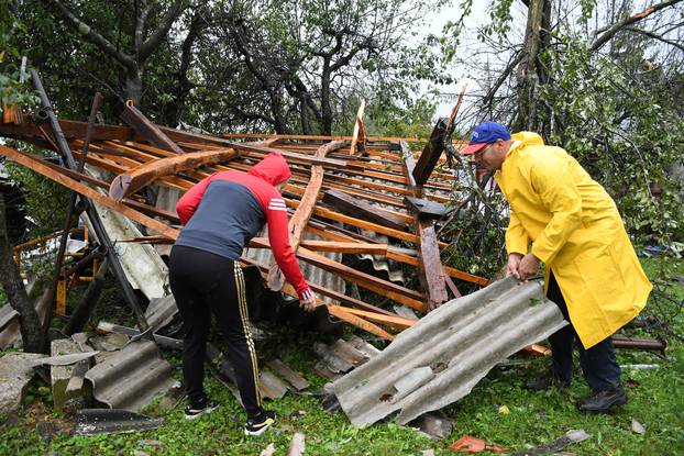 Obitelj Sever nakon nevremena  u Čazmi ostala bez krova nad glavom