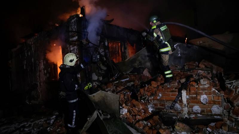U ruskom napadu dronovima na Harkiv 40 ljudi ozlijeđeno 18 2025 04 30t055921z 1188981386 rc2x7eag47ia rtrmadp 3 ukraine crisis attack kharkiv