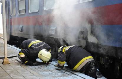 U Čakovcu se zapalio motor vlaka, požar uspješno ugasili