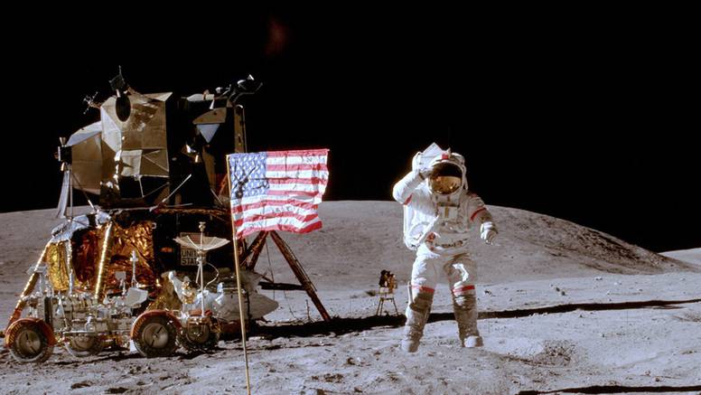 Nove slike otkrivaju kako se na Mjesecu i dalje vijore zastave
