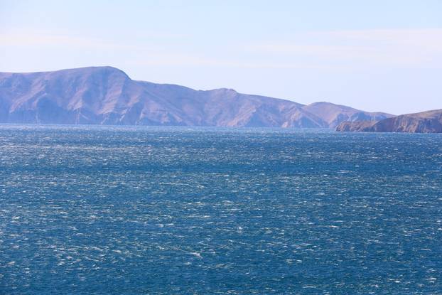 Senj: Jaka bura u velebitskom kanalu ne stvara probleme u prometu