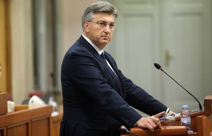 Plenković na Vladi: 'Lupetala i lončari poslali su poruku očaja, oni žele kaos i anarhiju'