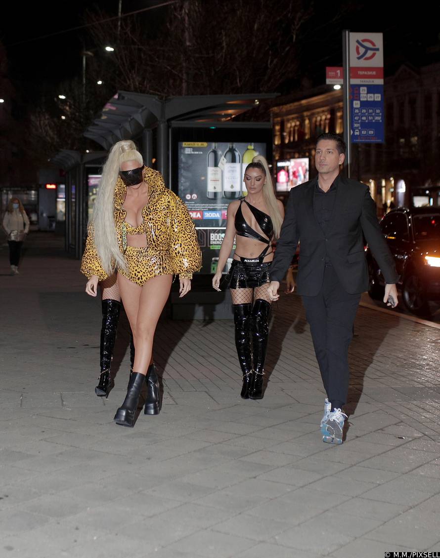 Performance of Jelena Karleusa in the night club Kasina by Community.Nastup Jelene Karleuse u nocnom klubu Kasina by Community.