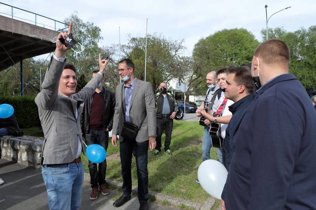 Kandidat Mosta za gradonačelnika Troskot predao je potpise za svoju kandidaturu za gradonačelnika