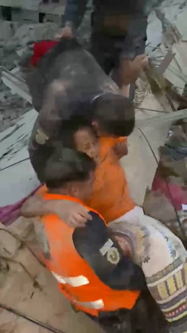 Aftermath of earthquakes in Venezuela