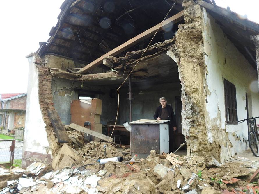 Čudom je živa: Dok je spavala, Milkici vjetar otpuhao zid kuće