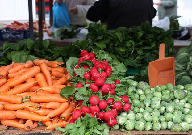 Šibenik: Raznolika ponuda na tržnici