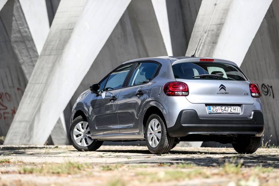 Najjeftiniji Citroën C3 može i bez šminke, sve potrebno je tu