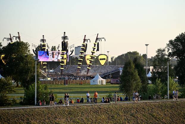 Zagreb: Iščekivanje koncerta Eda Sheerana kod Mosta slobode