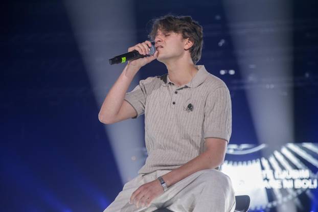 Zagreb: U Areni Zagreb održan koncert "Progledaj srcem"