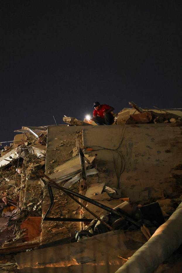 Aftermath of an earthquake in Caracas