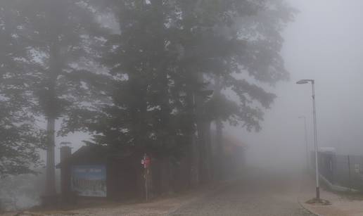 FOTO Pogledajte kako je Sljeme obavila magla. Nigdje nikoga