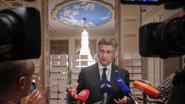 Zagreb: Izjava Andreja PlenkoviÄa o izglasavanju nepovjerenja Milanu KujundÅ¾iÄu
