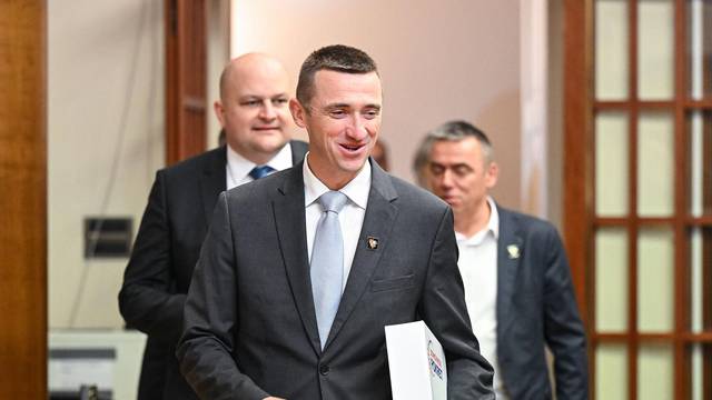 Zagreb: Domovinski pokret predao kandidacijske liste za Europski parlament