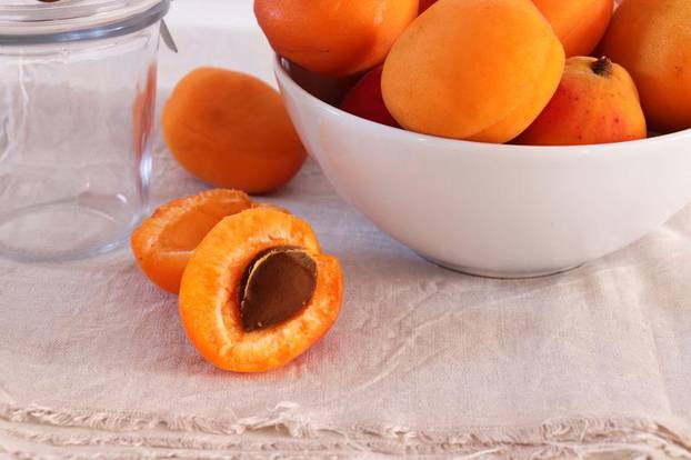 Fresh apricots in a bowl