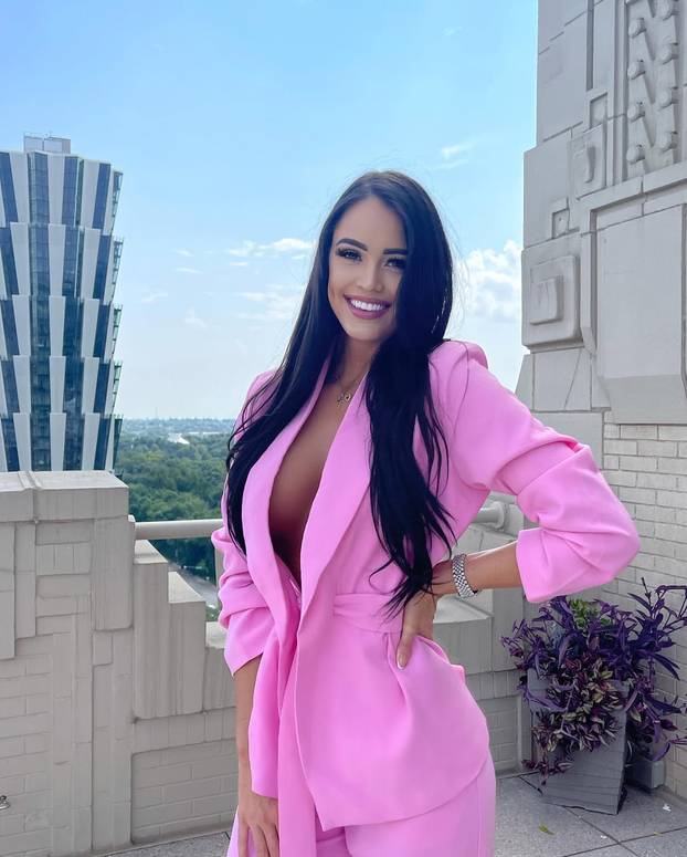 FOTO Teniska influencerica malo toga ostavlja na maštu. Uzor joj Hrvatica, luda je za Nadalom