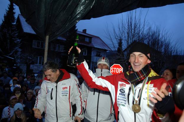 ARHIVA - 2009. Mrkopalj: Do?ek Jakova Faka, bron?anog biatlonca