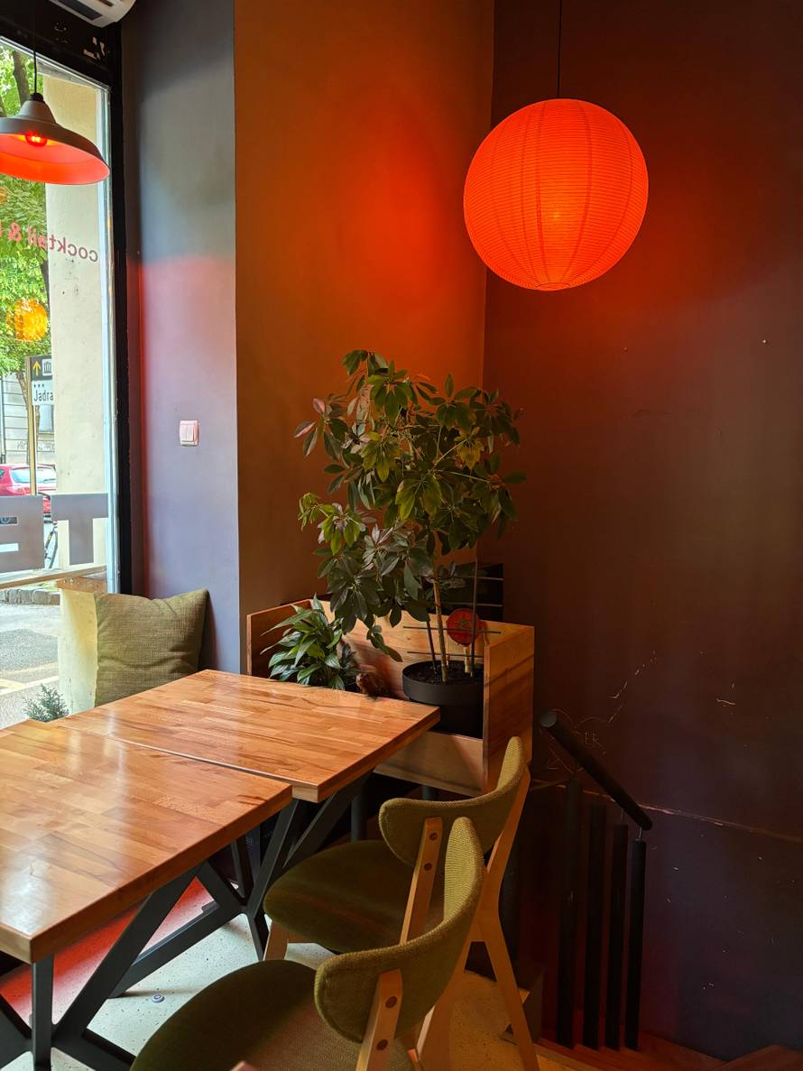 Posjetili smo novo IT koktel mjesto u Zagrebu! Tu radi TV zvijezda. Nudi se i 'pornstar'...