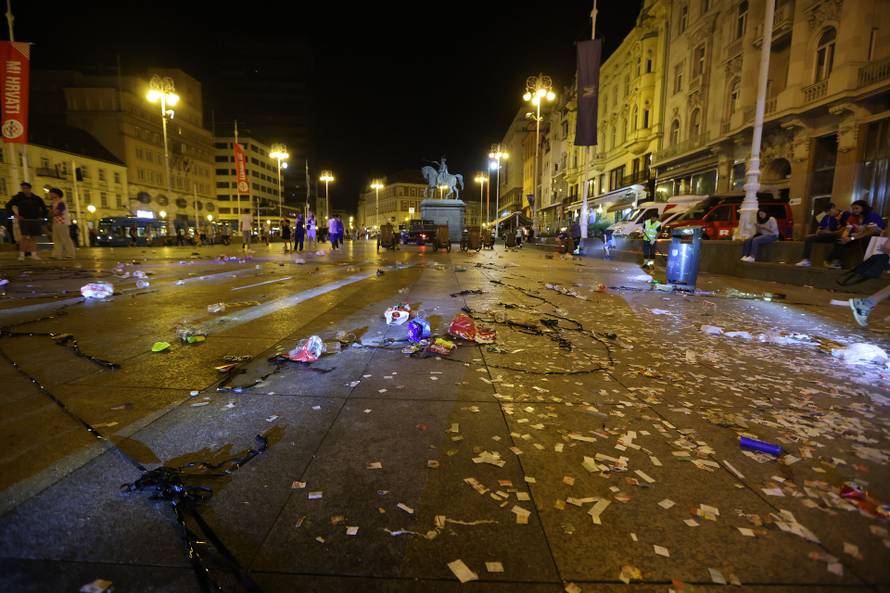 Zagreb: Čišćenje smeća nakon gledanja utakmice  