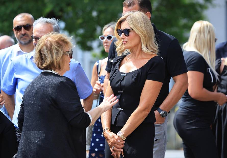 Zagreb: Posljednji ispraćaj Luce Mamić, majke Stojana, Zdravka i Zorana Mamića