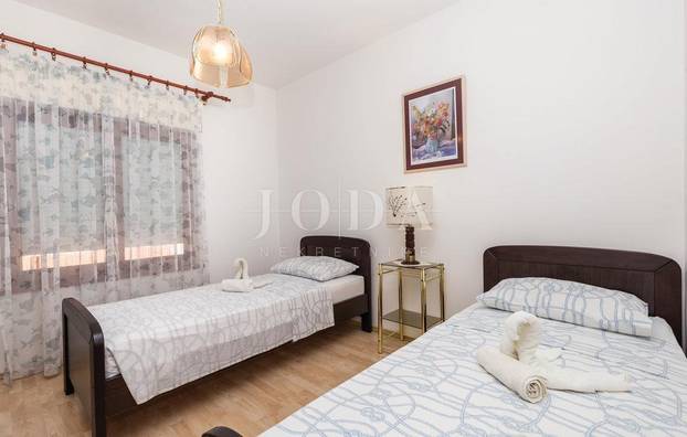 FOTO Netko u Hrvatskoj prodaje kuću na samoj obali: 'Spaja se s morem.' Cijena će vas iznenaditi