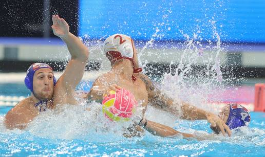 Bizaran gaf susjeda: Crnogorci s utakmice protiv Hrvatske trčali na avion!? A da su igrali finale?