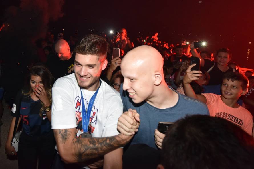 MjeÅ¡tani Bilica organizirali doÄek za srebrnog reprezentativca Duju Äaletu-Cara