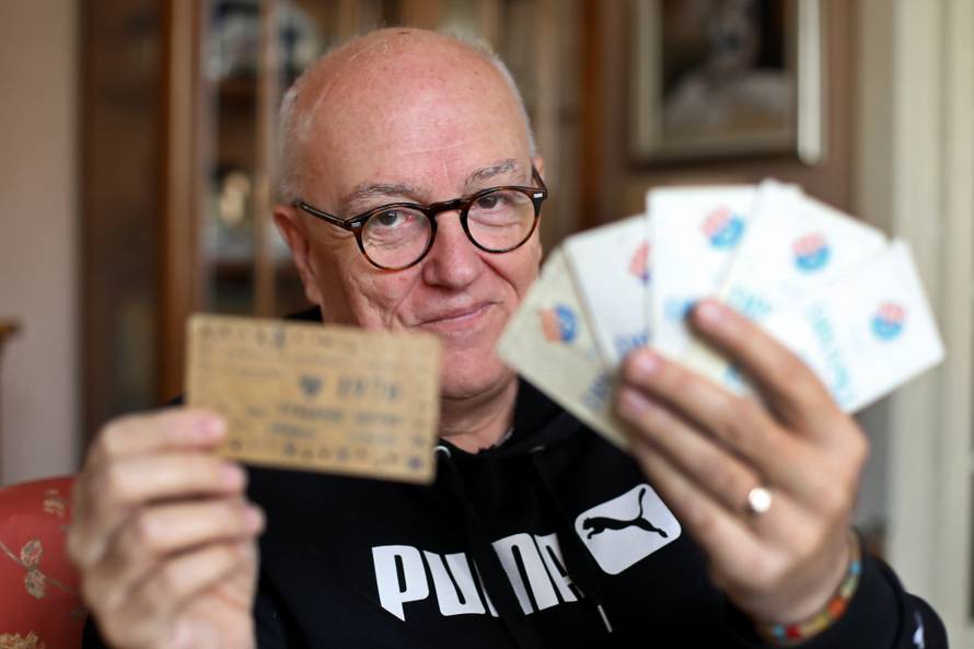 Vjerni Dinamov navijač: Čuvam kartu od proljeća 1970. godine