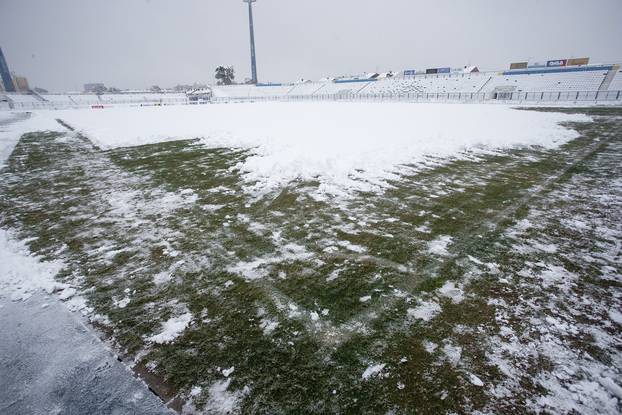 Osijek: Zbog snijega odgoÄena je utakmica 18 kola HT PRve lige izmeÄu Osijeka i Intera