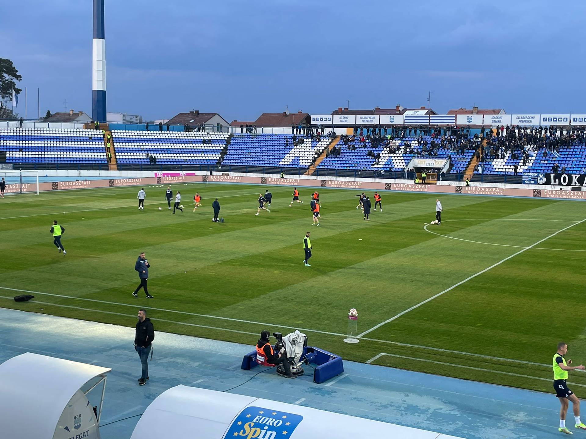 Ludi derbi u Gradskom vrtu bez golova: Sudac Jović i VAR obilježili remi Osijeka i Hajduka