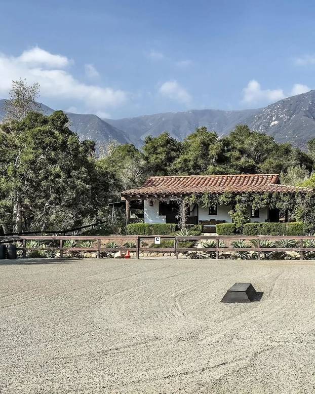 FOTO Zavirite u modernu vilu milijunašice! Ovako izgleda luksuzni ranč Kendall Jenner