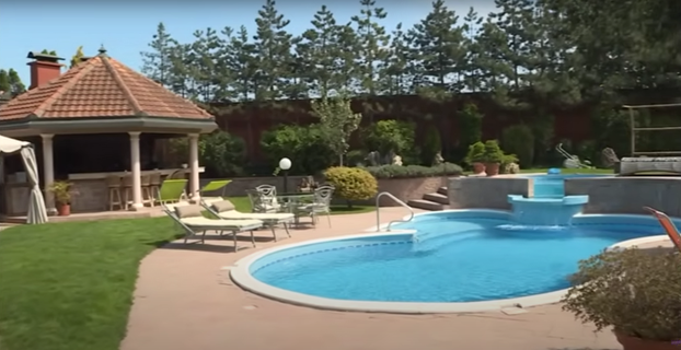 Sve pršti od luksuza: Lepa Brena prodaje vilu Aleksandri Prijović. Evo kako izgleda raskošna kuća