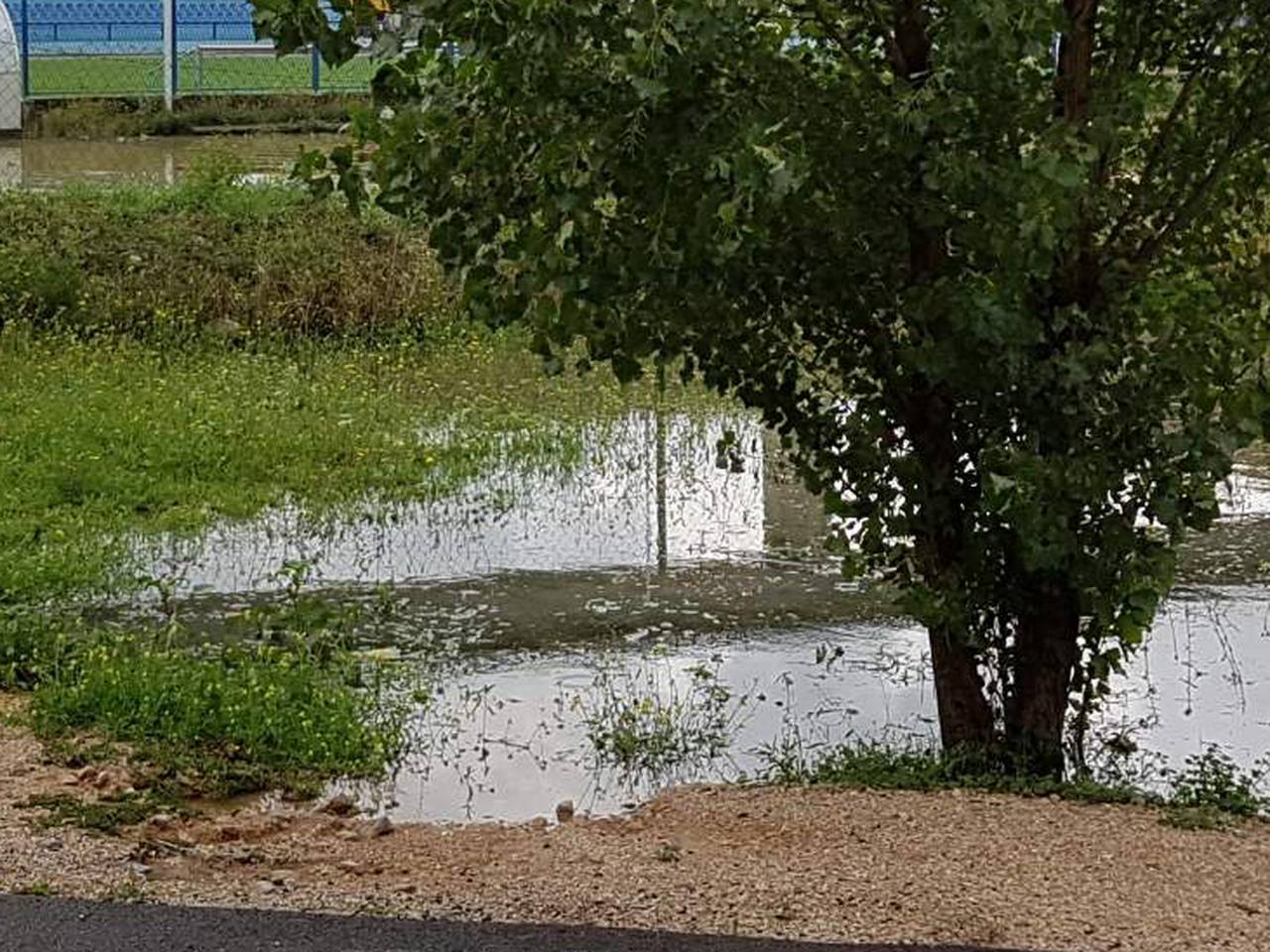 Zbog kiše poplavio je centar Crikvenice, ali i ceste u okolici