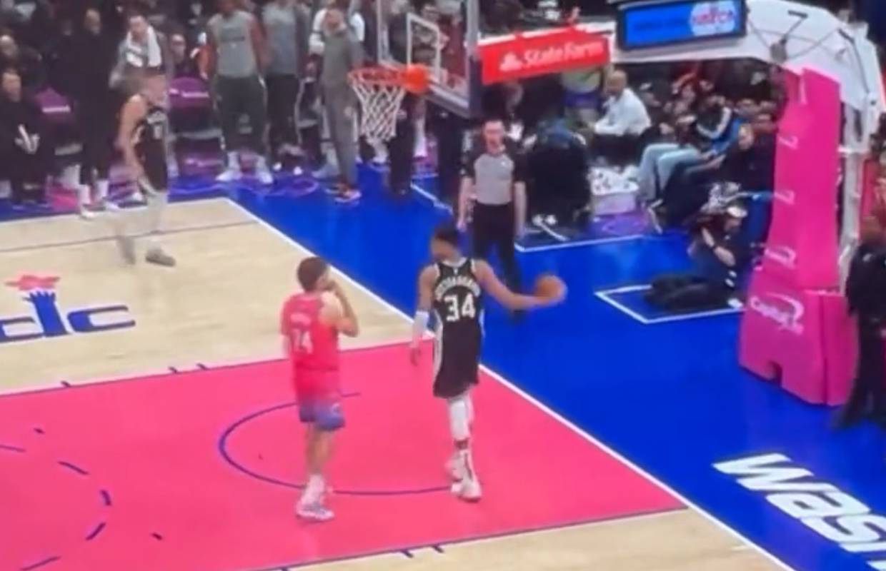 Najbizarniji šut sezone? Kako je Giannis uhvatio triple double