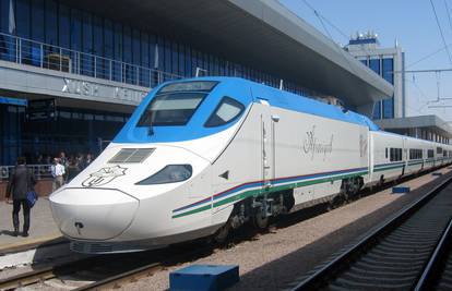 Uzbekistan dobio prvi super brzi vlak koji vozi 254 na sat