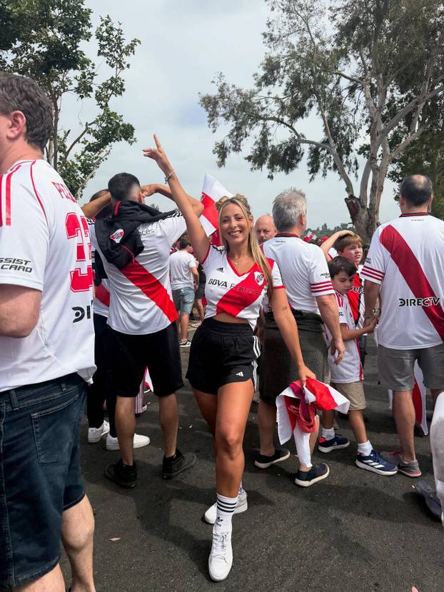 FOTO Bujna Argentinka upala u hotel omiljene ekipe i ostvarila san. Samo, zaboravila je nešto