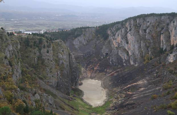 Imotski: Presušilo je  Modro jezero