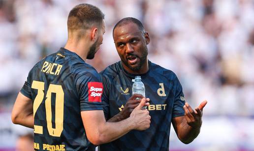 Theophileu novi ugovor, Kangi 'pedala', a Nijemci 'otimaju' Dinamu Morisa Valinčića...